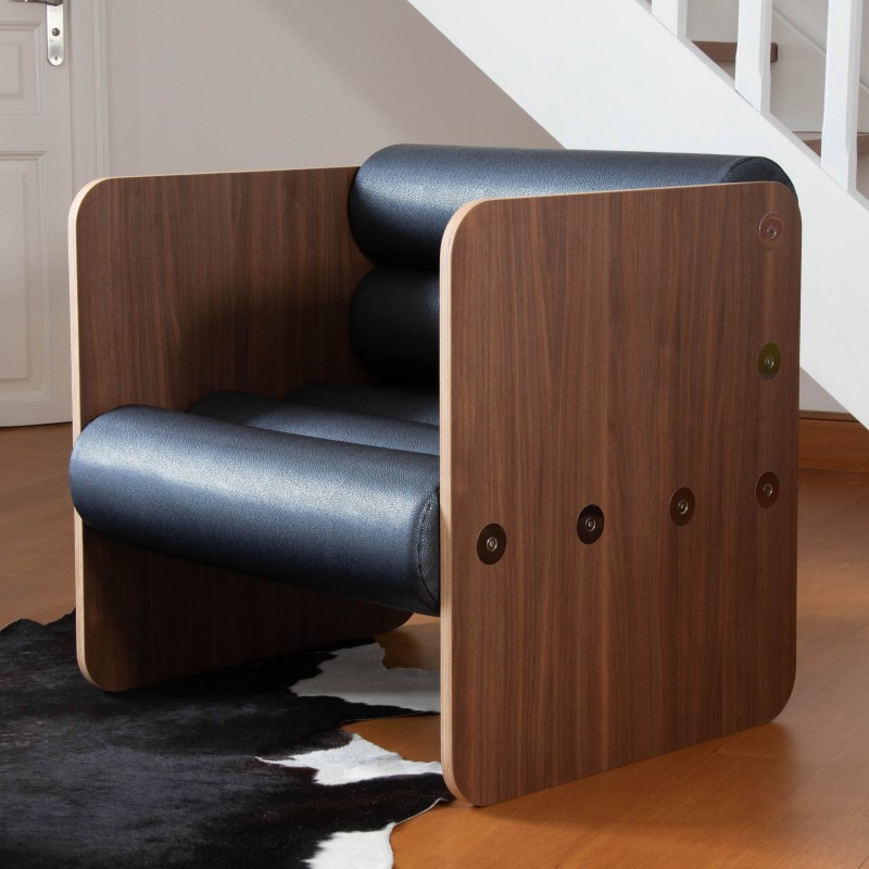 MW01 Armchair - Soshagro Foam Seat - Wood